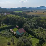 Dom Na Skarpie *