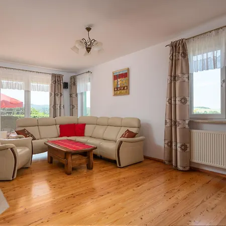 Dom Na Skarpie Feriehus